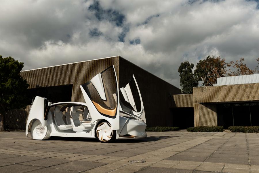  Toyota Concept-i 2017 года  (фото 3 из 45)